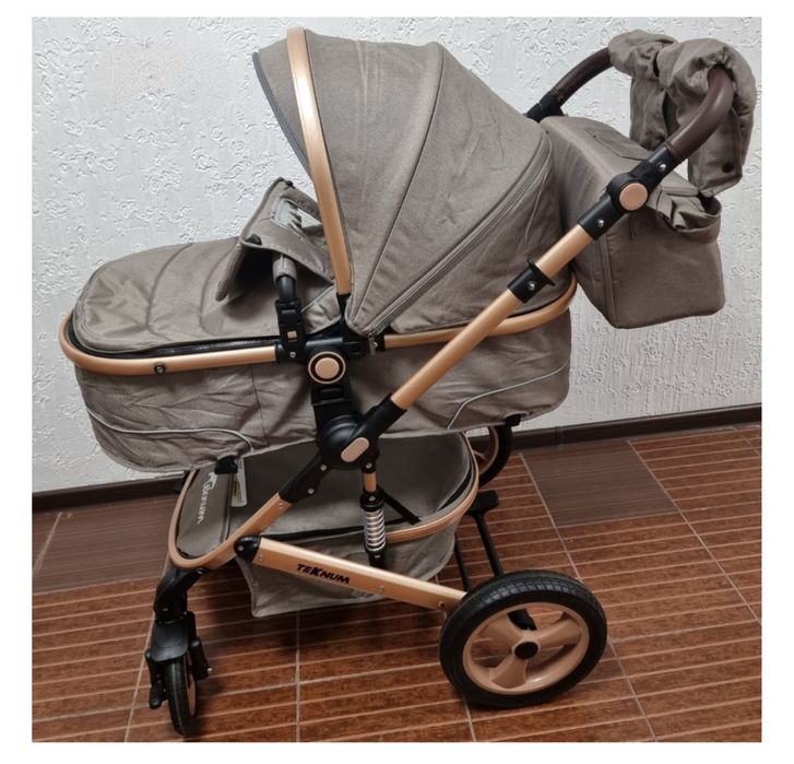 Продам коляску трансформер текнум новая