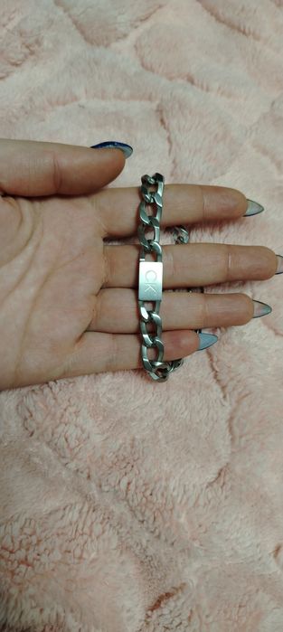 Оригинални гривни и колиета на Guess Celvin Klain  Patrizia Pepe