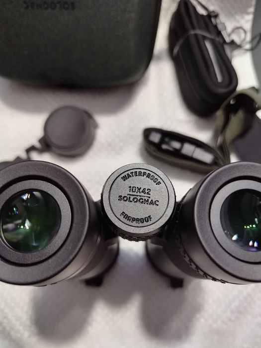 Vînd binoclu Solognac etanș 900  10-42 kaki  nou