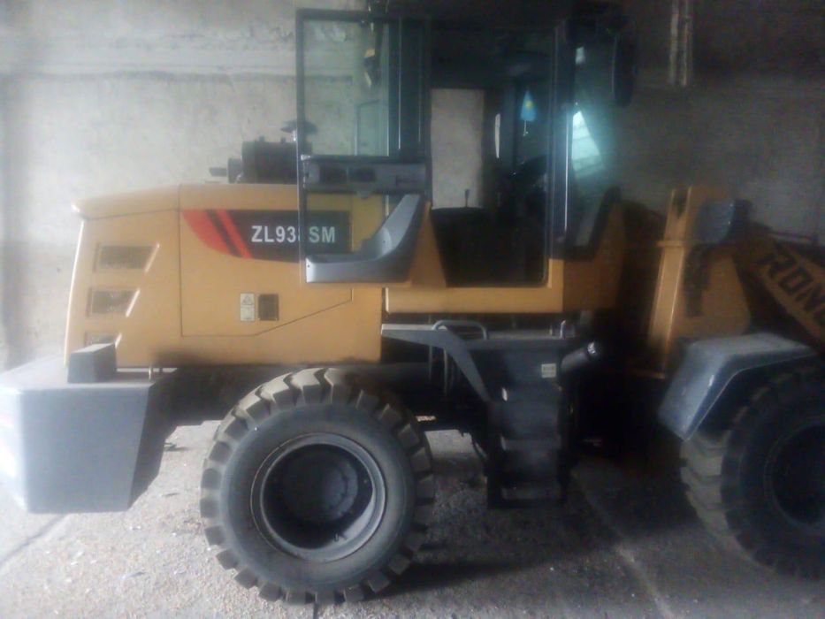 СРОЧНО. Продам фронтальный погрузчик