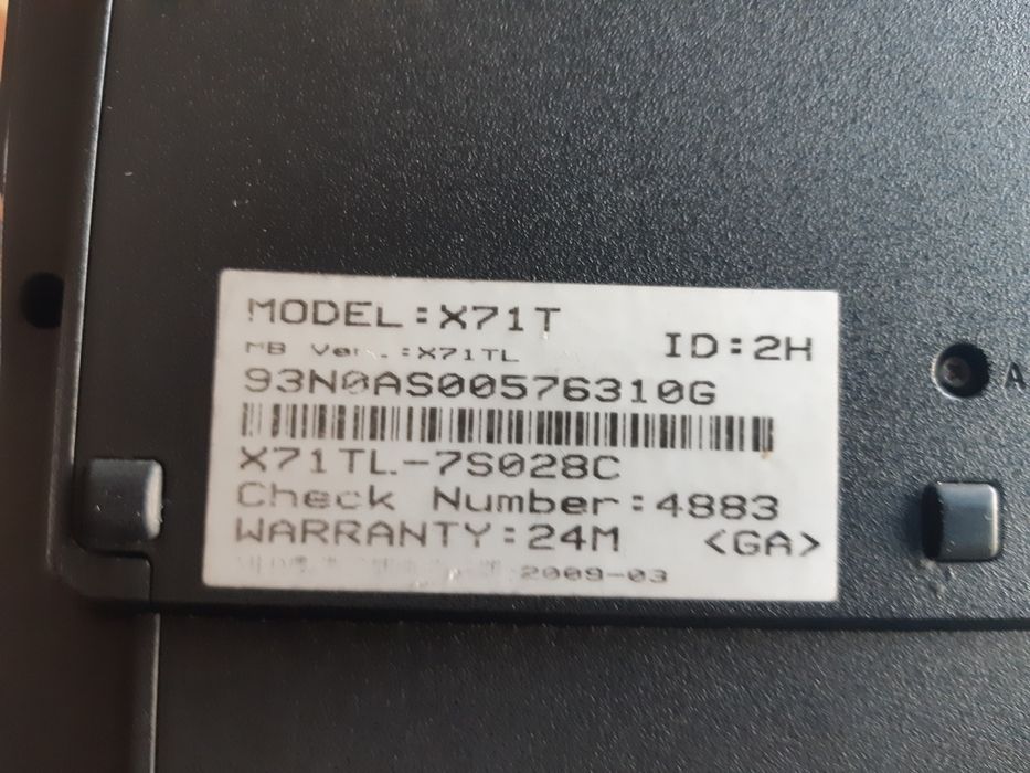 Laptop Asus 17" Ultra (pentru piese)