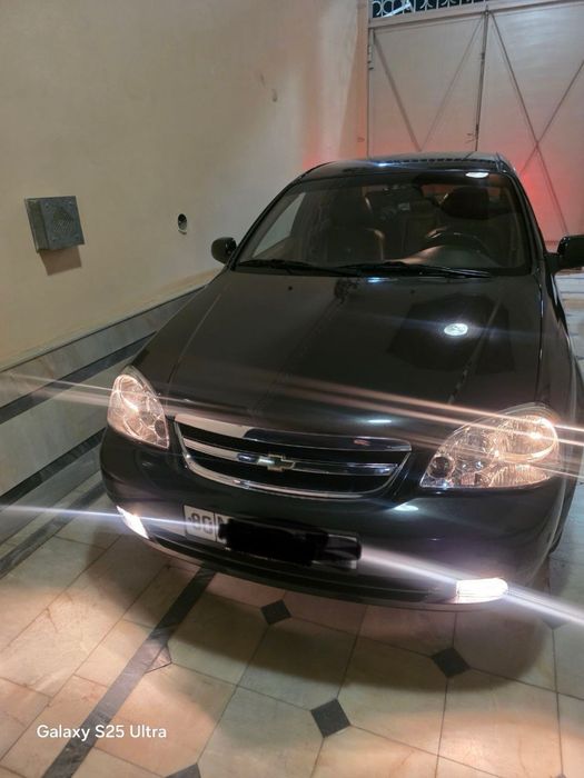 Лассети 1.8  срочна сотилади