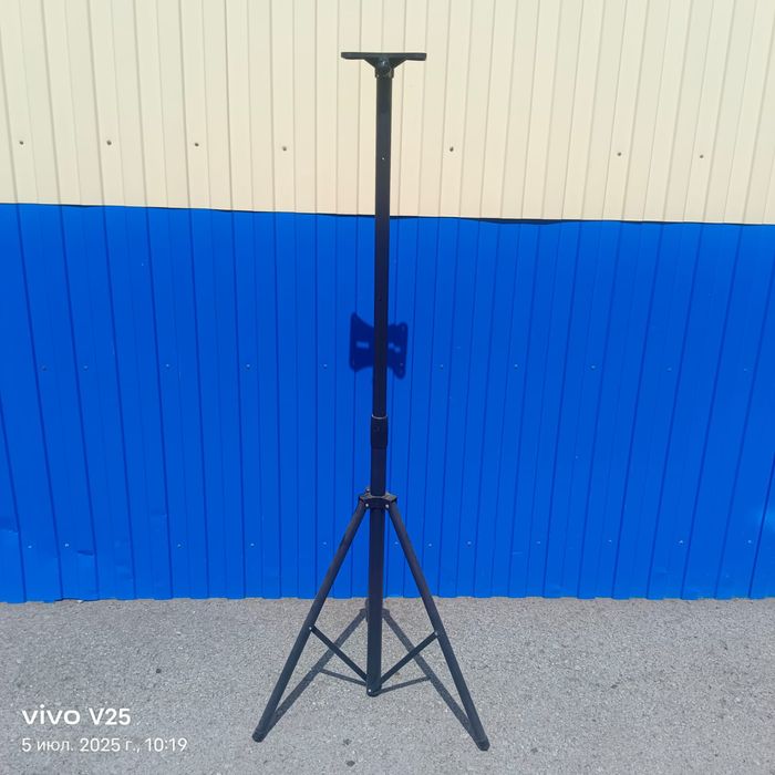 Штатив черный 2 метра