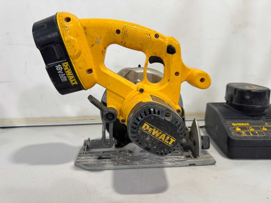 Ръчен циркуляр - Dewalt 18 V / 165mm