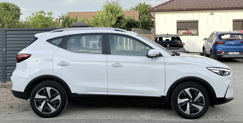 MG ZS  EV  2023  72 KW