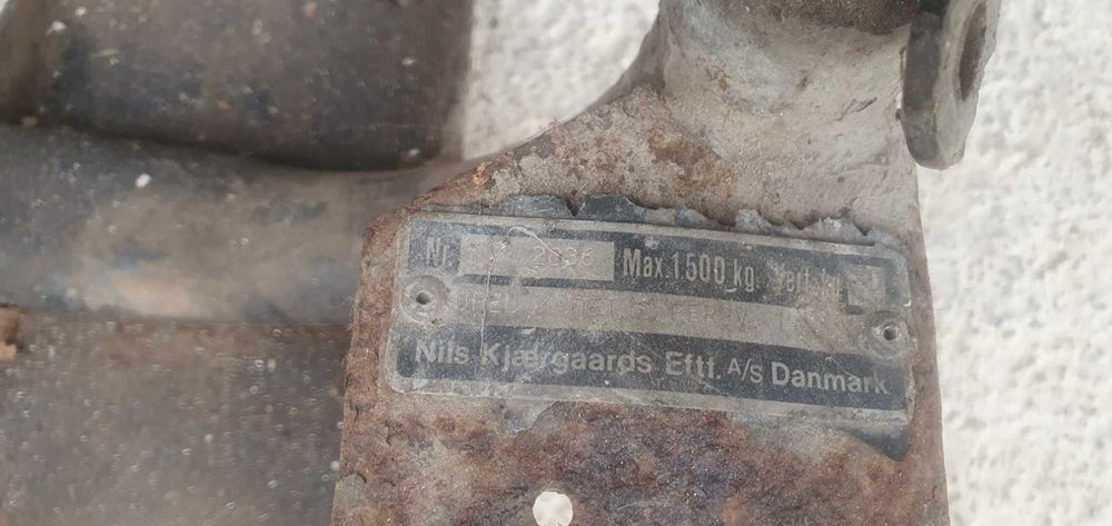 Продавам тегличи два броя