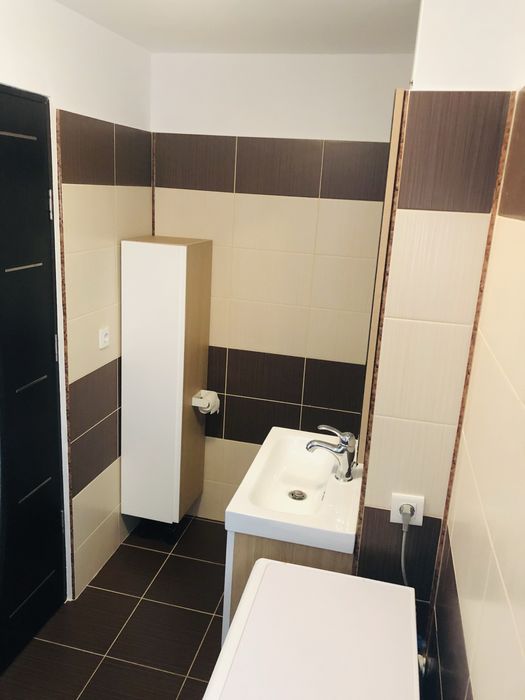Închiriez garsoniera