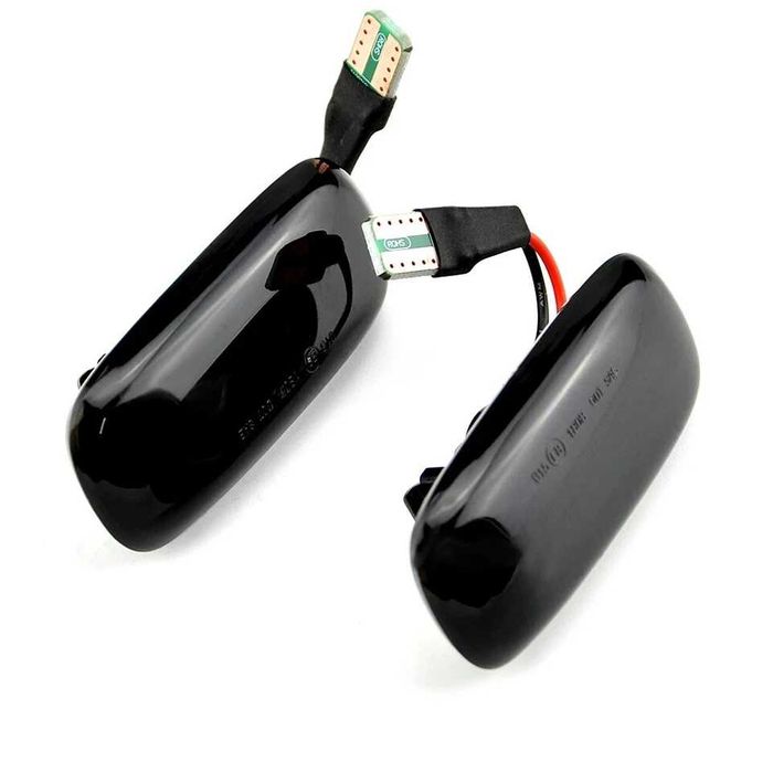 Гаранция! LED Динамични/Бягащи Мигачи за Audi A3 8L A4 B5 A6 C5 A8 D2