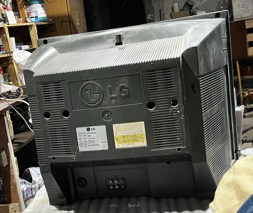 Продам телевизор Lg