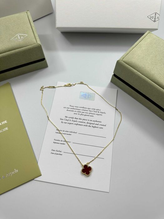 Colier Van Cleef & Arpels Aur 750 Carnelian