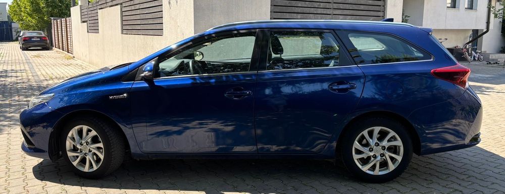 Toyota Auris Hybrid