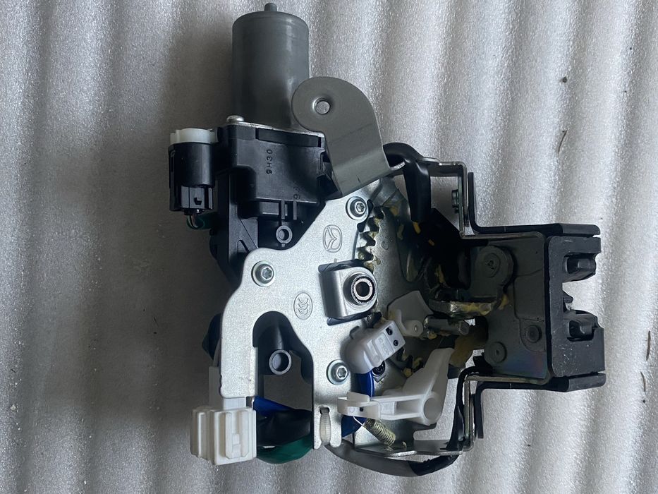 Incuietoare, broască hayon mazda cx30 Softclose