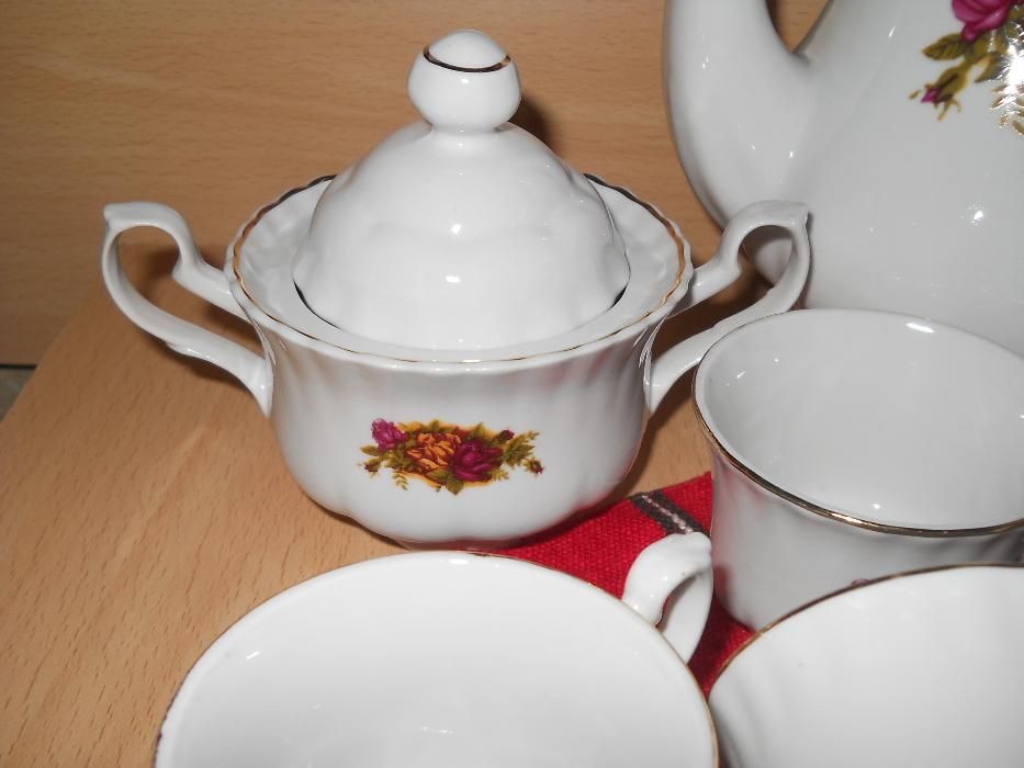 Serviciu Ceai - Cafea cu model Trandafiri