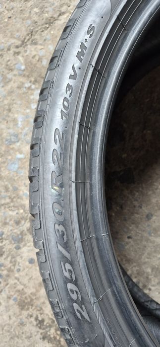 2 anvelope iarna Pirelli 295/30/22,dot 2021.Pretul este pe bucata.