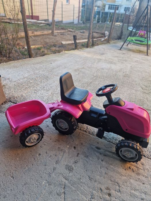 Tractoras si remorcuta cu pedale pentru copii