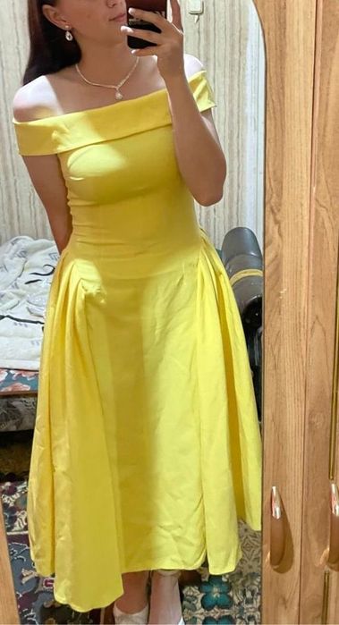 Продается платье ,размер М,цена 15000