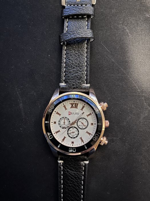 Мъжки часовник RUIJIN – спортно-елегантен дизайн