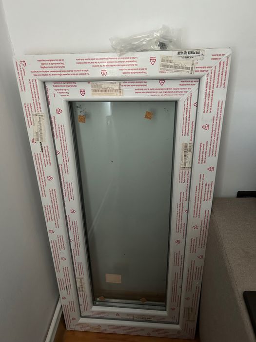 Vând Fereastră PVC Termopan Dedeman 100 x 50 cm, nouă