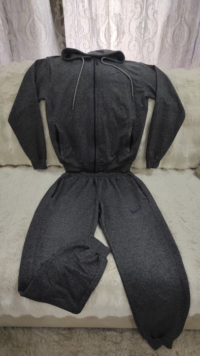 Костюм спортивный