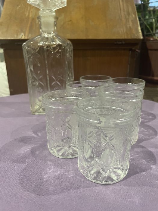 Сервиз/ Комплект за уиски- 6 бр. Чаши + гарафа/ бутилка