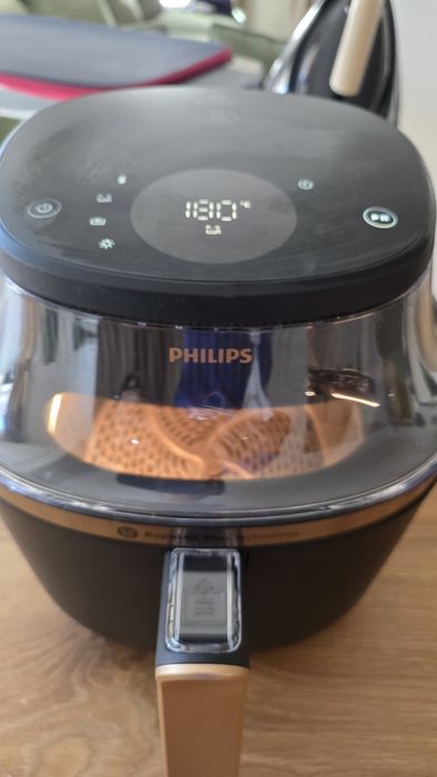 Продавам Philips Airfryer Series 3000 (модел NA322/00). 4.2 л (NA322/00). 
Основни