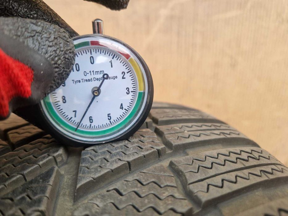 2 Bridgestone R20 285/40
Зимни гуми 
DOT4321