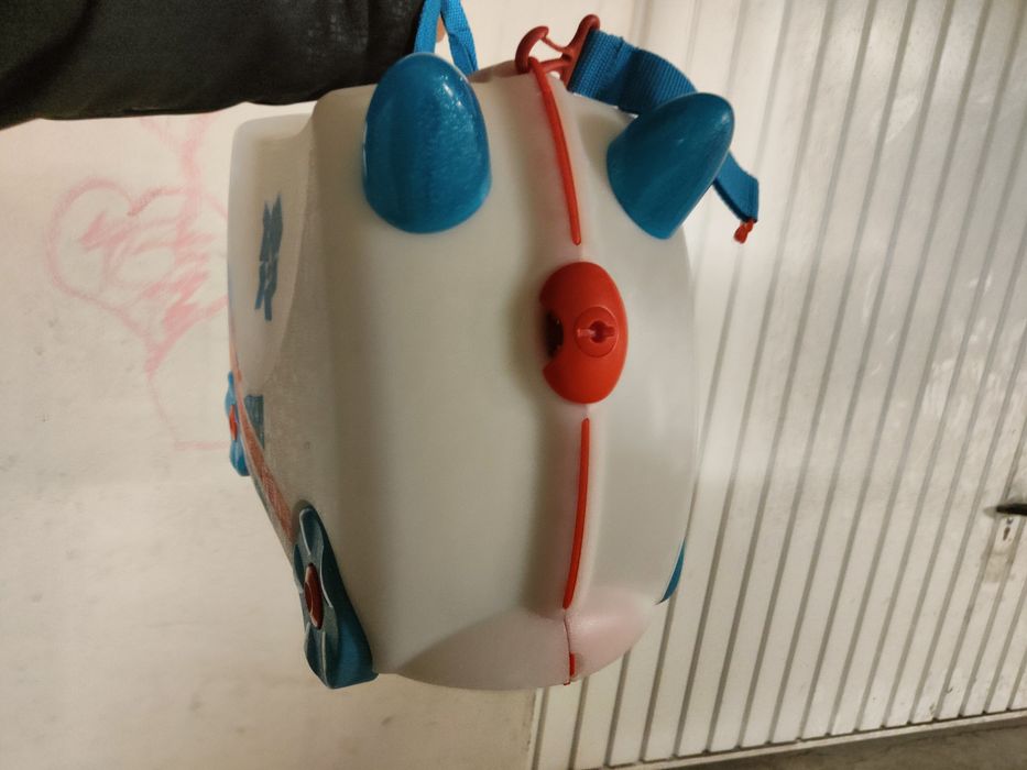 Детски куфар с ключ Trunki