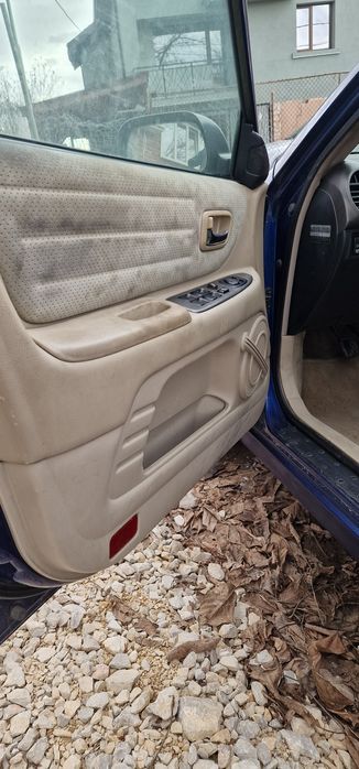 Lexus IS200 на части
