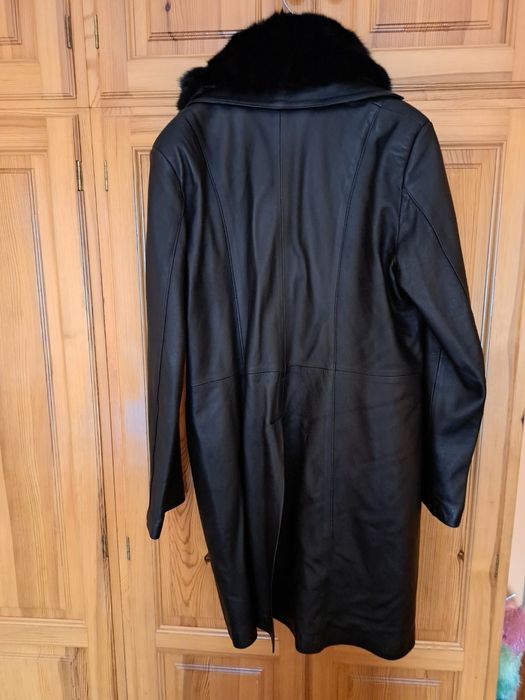 Естествена кожа манто с махаща се яка