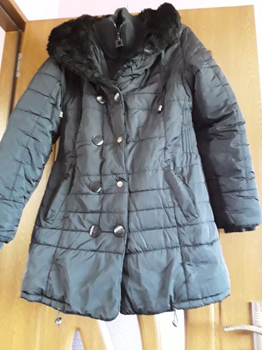 Vând Geacă Damă cu Glugă si Blăniță Mărimea XL