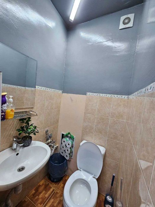 Darxon - ofis arenda, o'quv markaz. Hamid Olimjon metrodan chiqishda.
