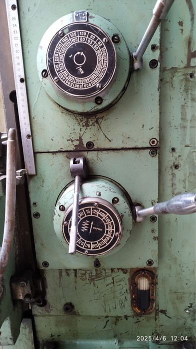 Продаётся фрезерный станок в хорошем состоянии