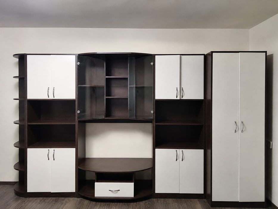 Bibliotecă, living modular