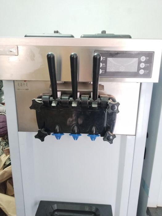 Продам мороженое аппарат