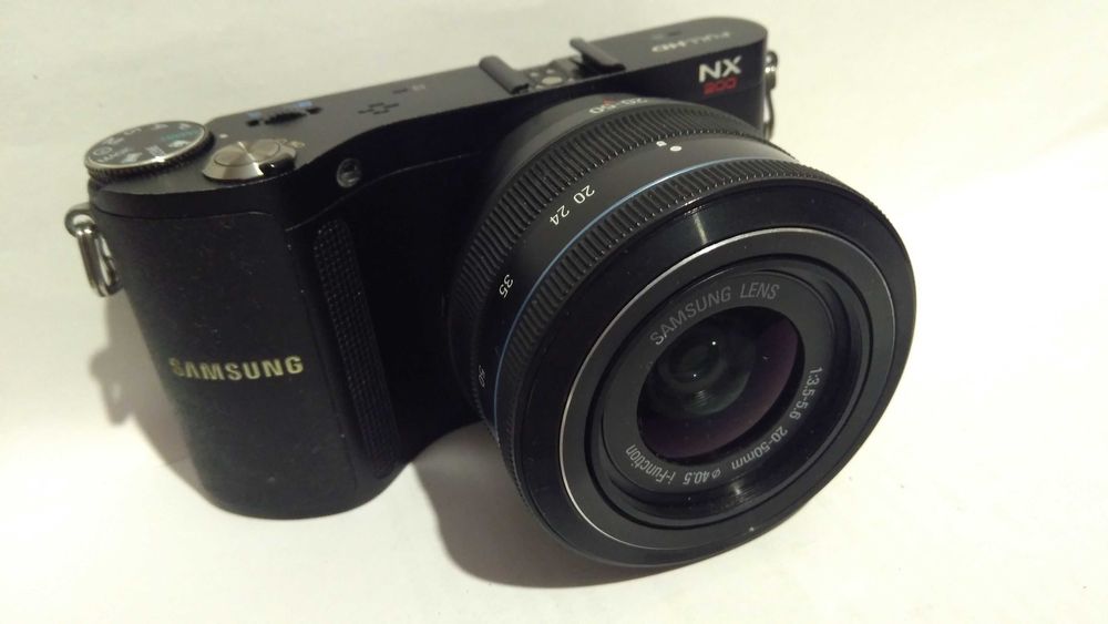 Фотоаппарат Samsung NX200