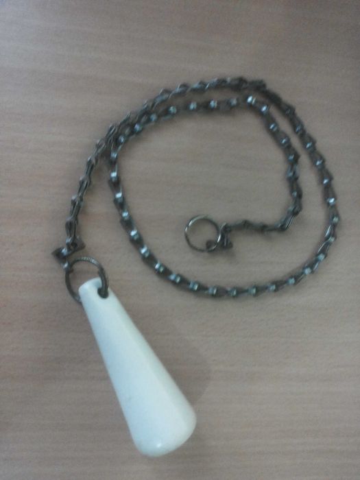 Ручка для сливного бачка унитаза с цепочкой. СССР.