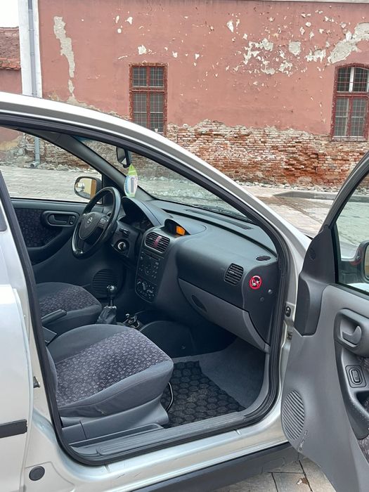 Opel corsa C ireproșabil mașină pentru pretențioși impecabil  înmatric