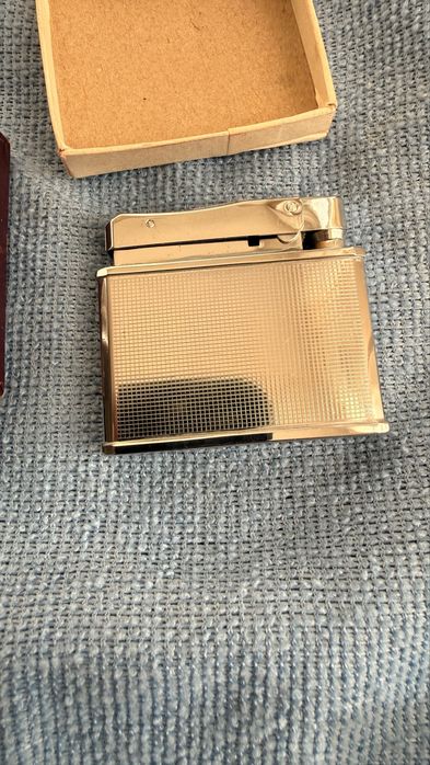 Noble", модел "K.Y.M.A. Excellent Automatic Lighter" запалка