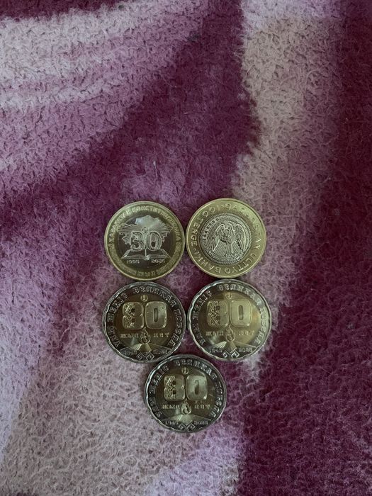 монеты 200-100 тг.