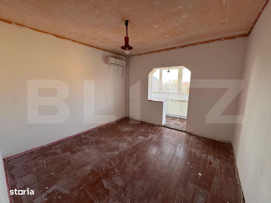 Apartament 3 camere, decomandat - zona Velenta