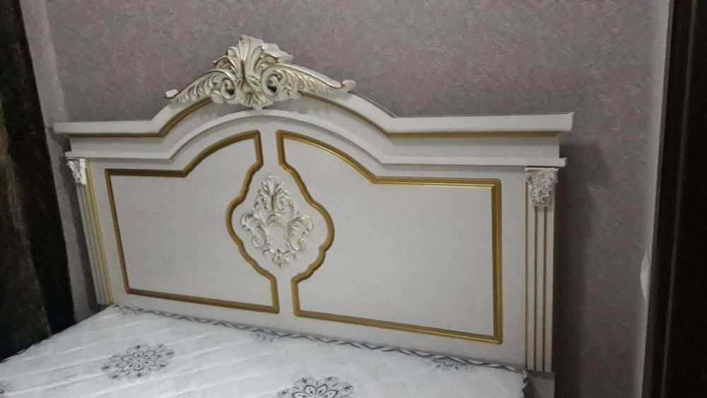 Kamot 2 ta stuli bilan , kravat matrasi bilan , penal 2 ta