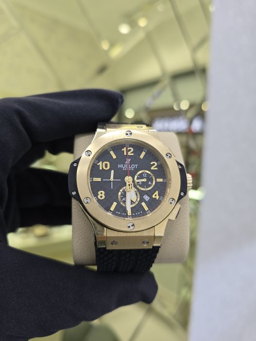 Продам золотые часы Хублот для спортивных и брутальных мужчин.