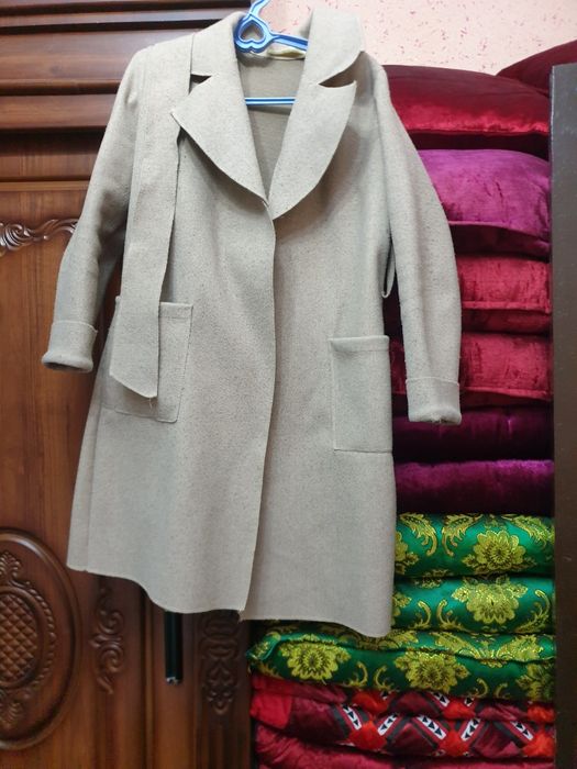 Ayollar kiyimlari sotiladi yozgi kuzgi