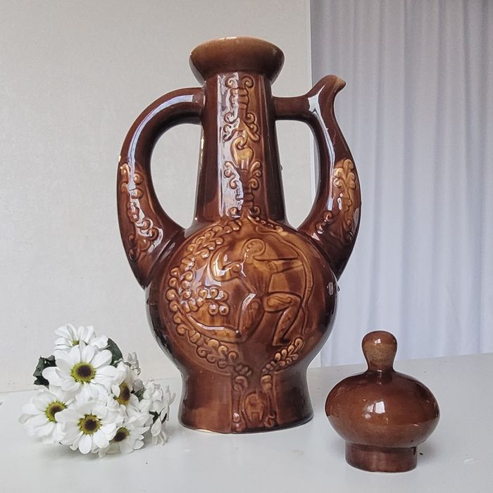 Кувшин керамический с крышкой