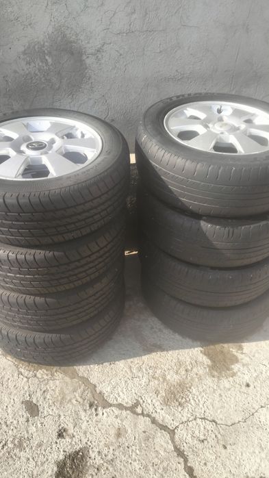 Шины  с дисками  в хорошем состоянии