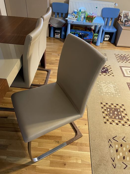 Masa living extensibila +6scaune