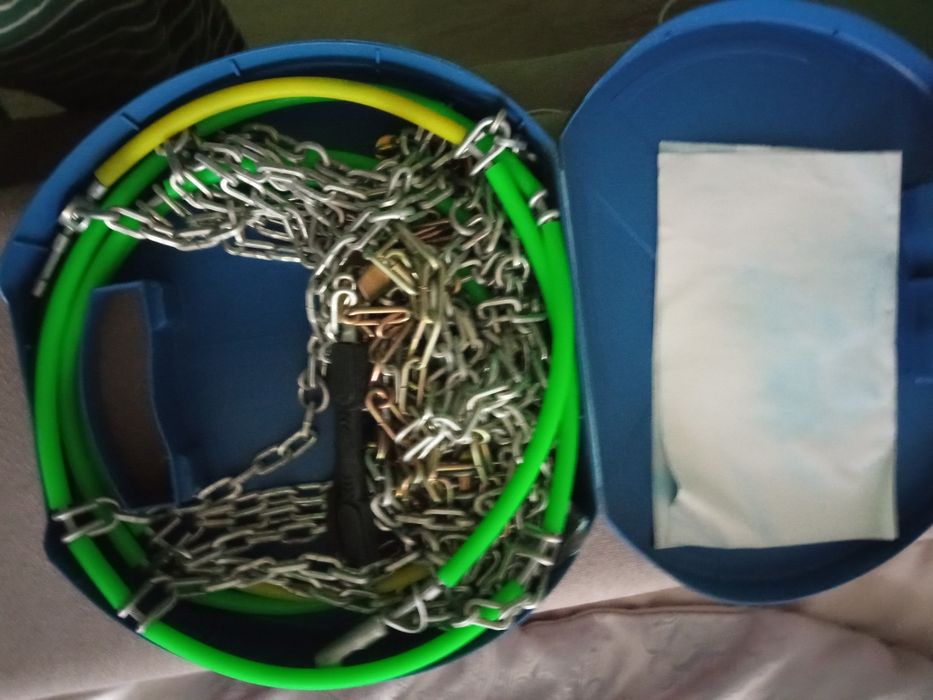 Vând lanțuri mașină