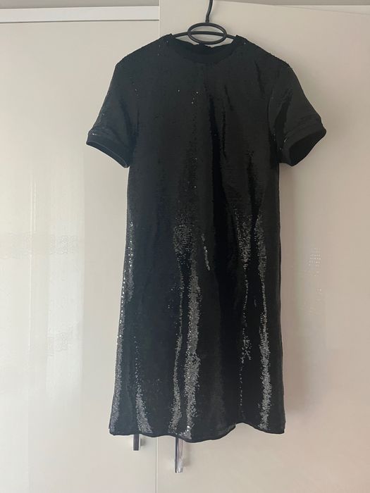 Рокля с пайети Hugo