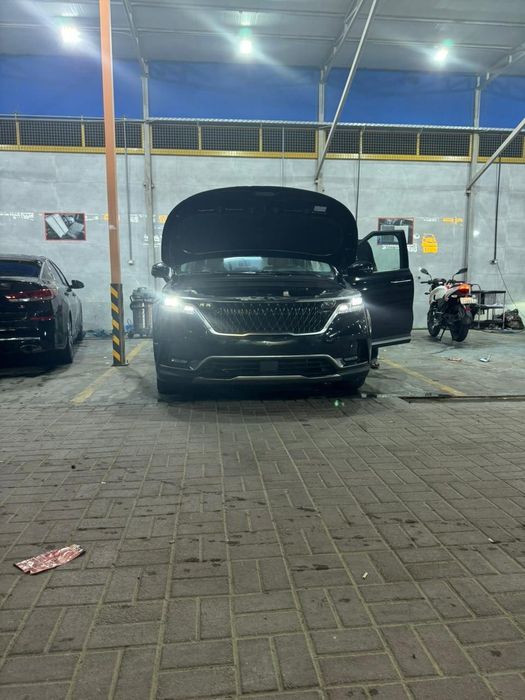Kia carnival sotiladi