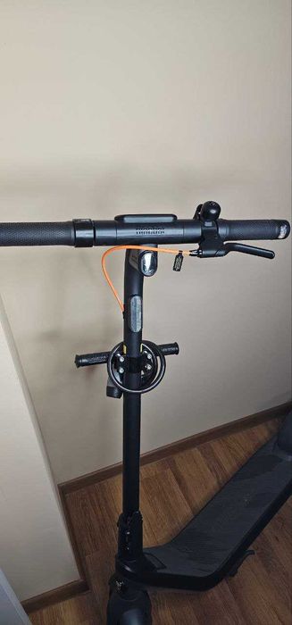Продавам електрическа тротинетка Ninebot by Segway E2 Pro.